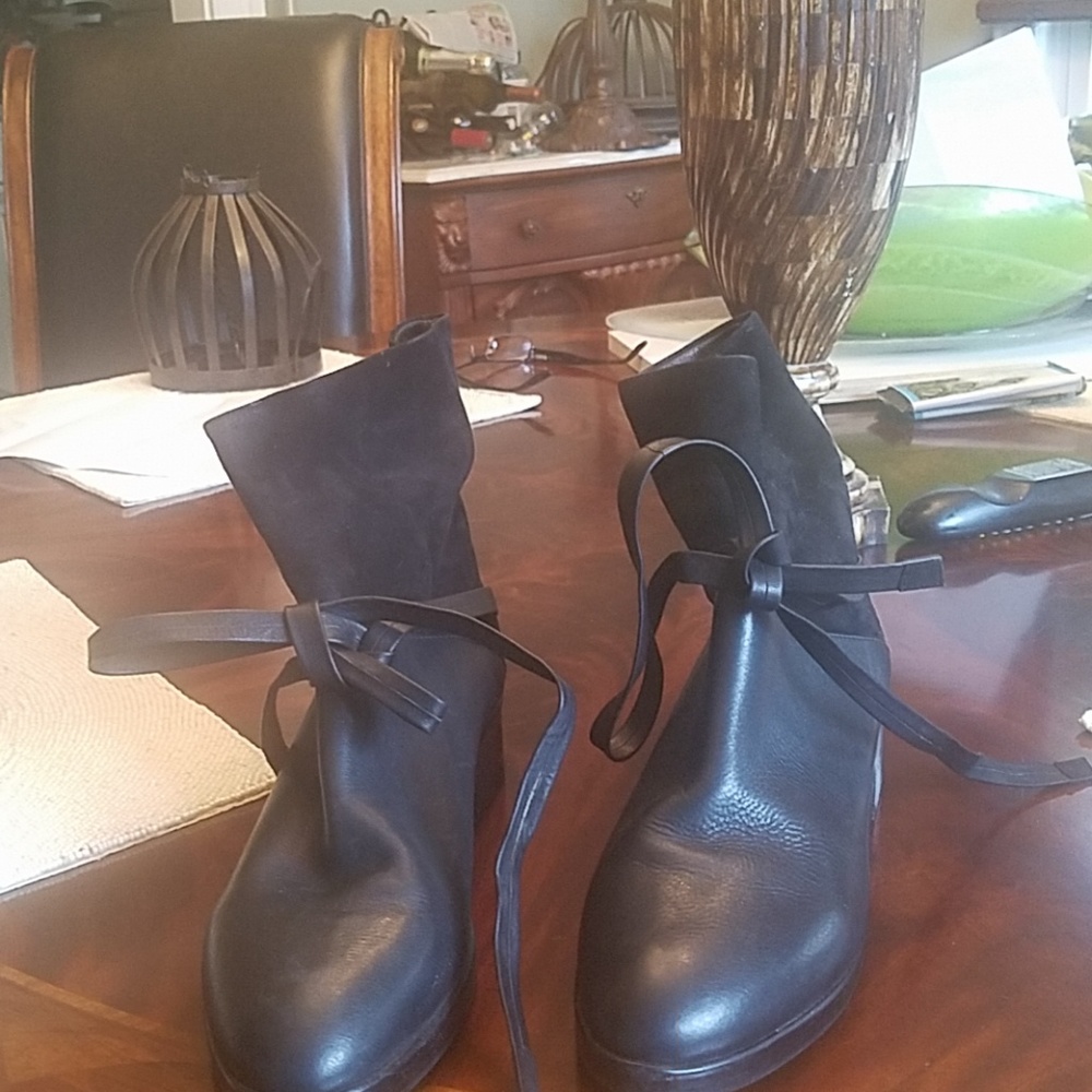 Black suede leather boots